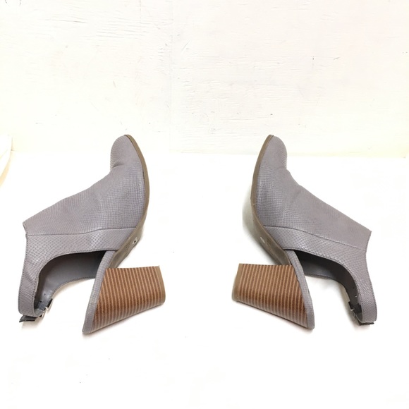 Bar III Women's Grey Ivy Round Toe Bootie Size 11 - Picture 10 of 15